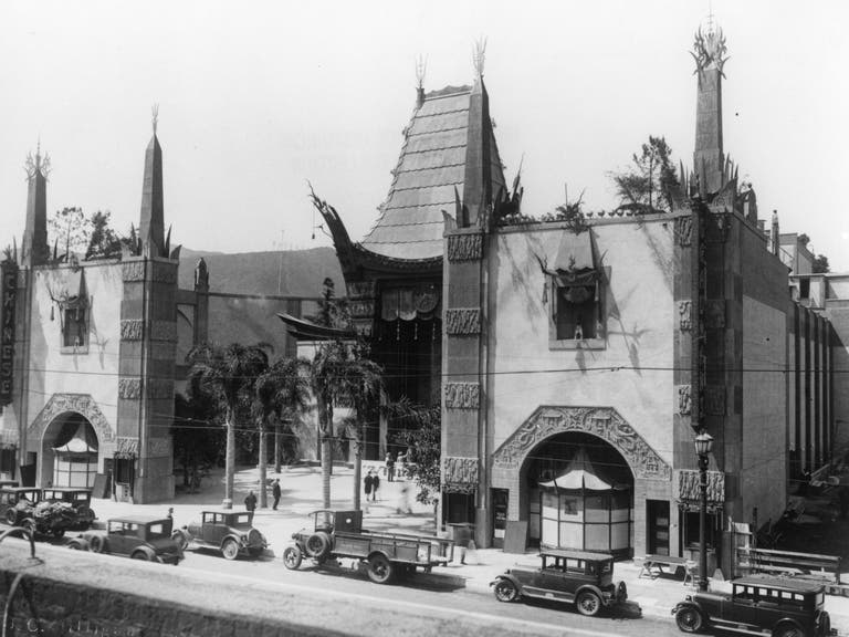 Grauman's Chinese Theatre in 1927